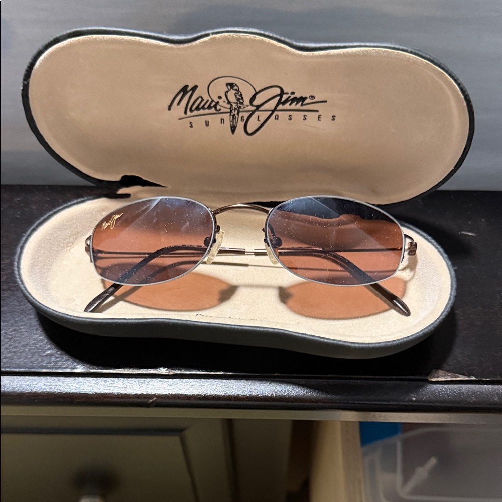 Maui Jim Brown Lens Sunglasses with Case